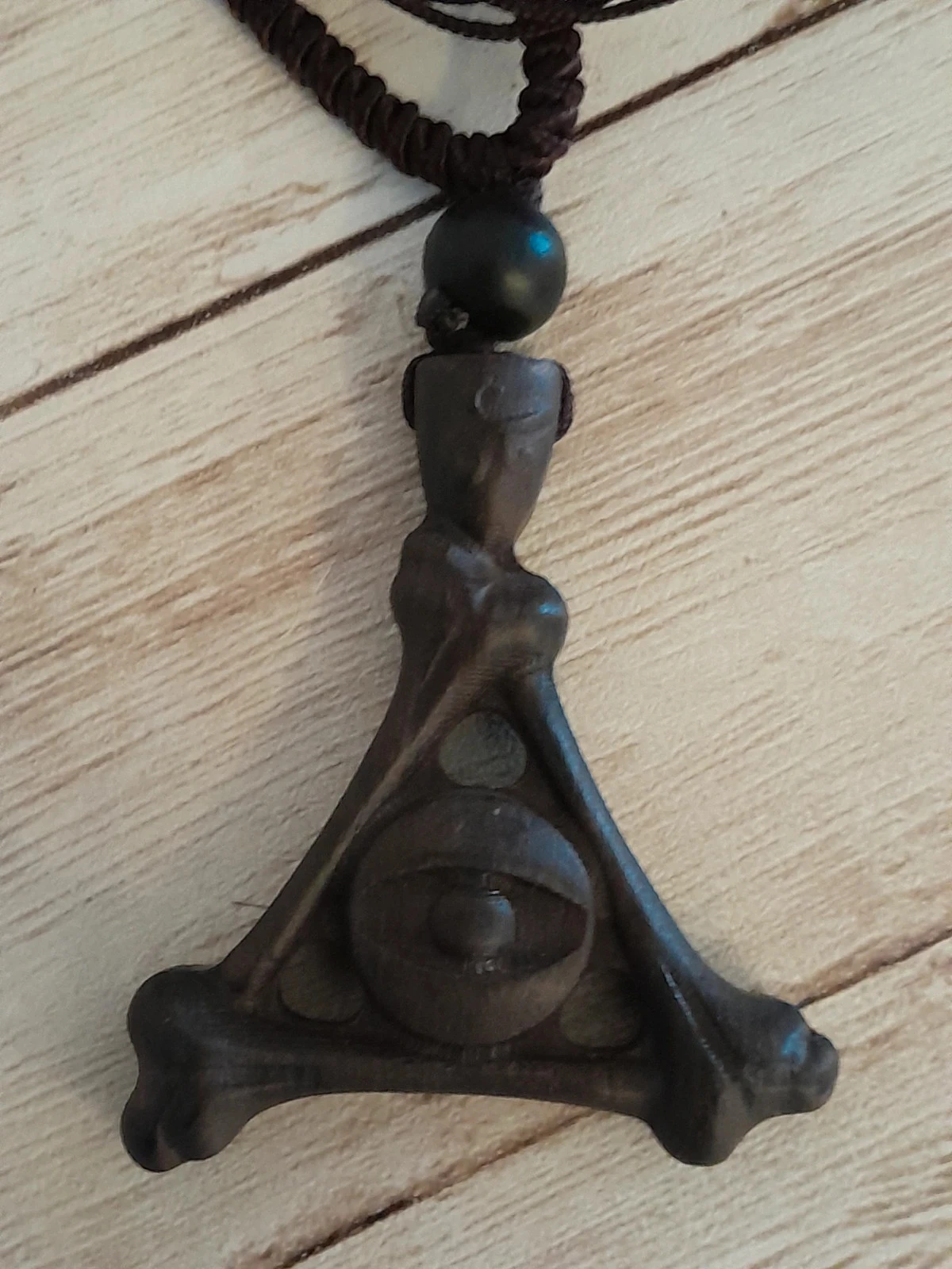 Halsband met koord en houten hanger, vruchtbaarheid en bescherming van de vrouw – photo 2